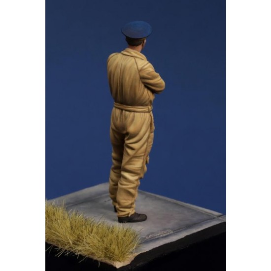 1/35 WWII French Pilot #1 1/35 WWII French Pilot #1