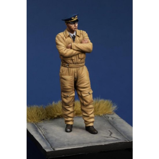 1/35 WWII French Pilot #1 1/35 WWII French Pilot #1
