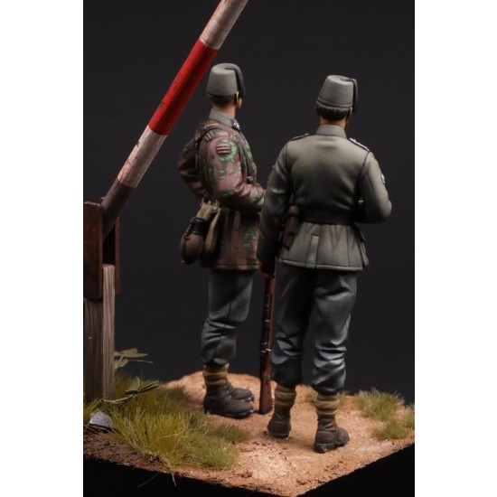 1/35 WWII Waffen SS Soldiers - Division Handschar 1/35 WWII Waffen SS Soldiers - Division Handschar