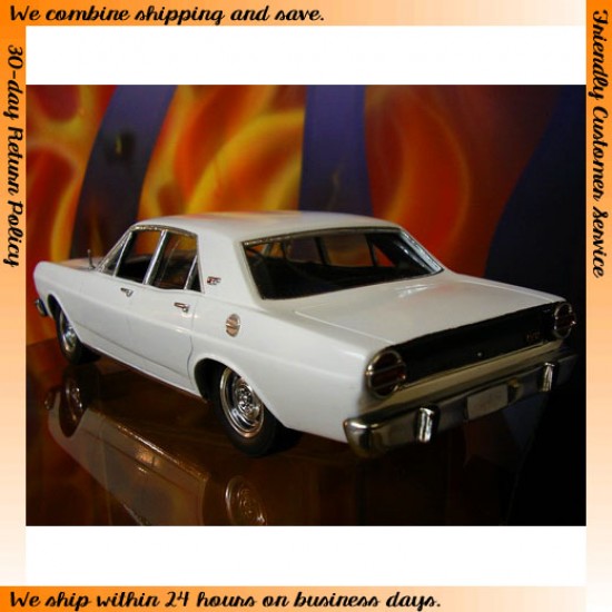1/25 Ford XT GT 4-door Curbside kit 1/25 Ford XT GT 4-door Curbside kit