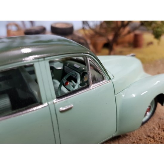 1/25 FJ Kerbside Antique Car Pack Resin Kit 1/25 FJ Kerbside Antique Car Pack Resin Kit