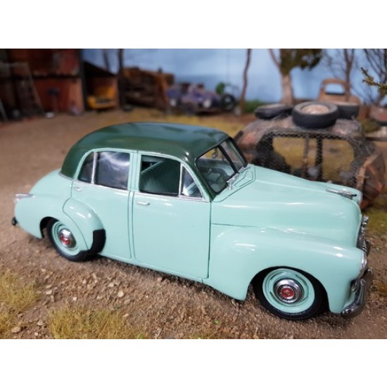 1/25 FJ Kerbside Antique Car Pack Resin Kit 1/25 FJ Kerbside Antique Car Pack Resin Kit
