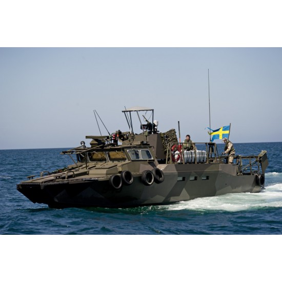 1/35 Sweden Combat Boat CB-90 FSDT Assault Craft