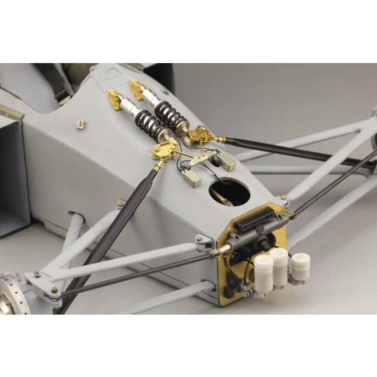 1/12 McLaren Honda MP4/6 Front Dampers and Chassis Front Bulkhead Detail-up Set 1/12 McLaren Honda MP4/6 Front Dampers and Chassis Front Bulkhead Detail-up Set