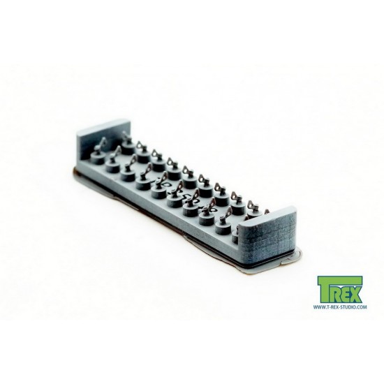 1/35 WWII German Panzer Triangular Nuts Set 1/35 WWII German Panzer Triangular Nuts Set