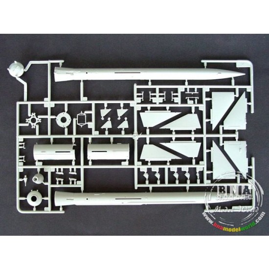 1/35 SA-2 Guideline Missile on Launcher 1/35 SA-2 Guideline Missile on Launcher