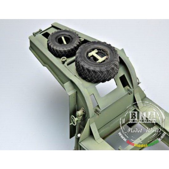 1/35 MAZ-537G intermediate type with MAZ/ChMZAP 5247G semitrailer 1/35 MAZ-537G intermediate type with MAZ/ChMZAP 5247G semitrailer