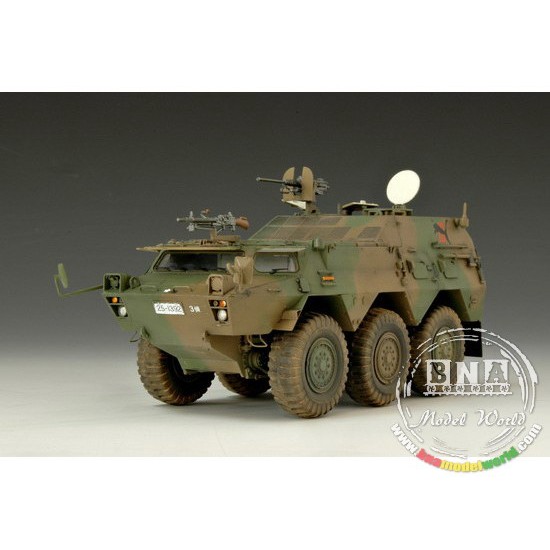 1/35 JGSDF Command post Car Type 82 1/35 JGSDF Command post Car Type 82
