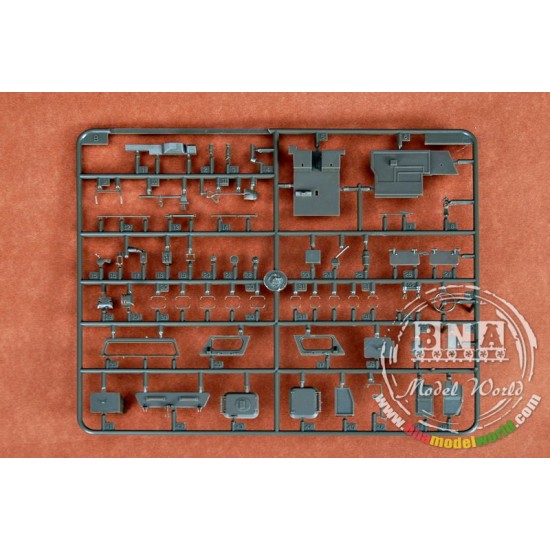 1/35 JGSDF Command post Car Type 82 1/35 JGSDF Command post Car Type 82