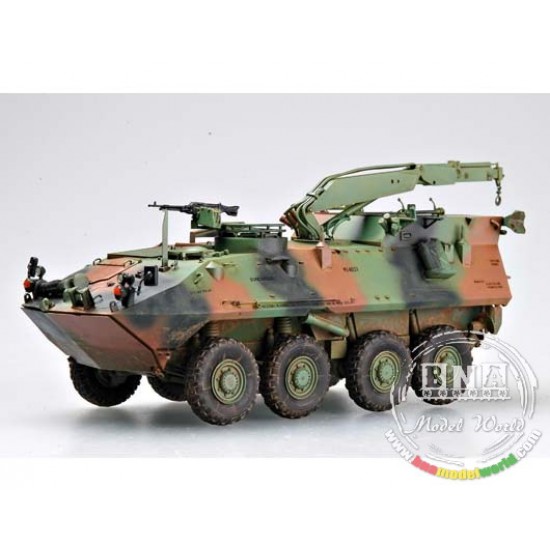 1/35 USMC LAV-R Light Armored Vehicle Recovery 1/35 USMC LAV-R Light Armored Vehicle Recovery