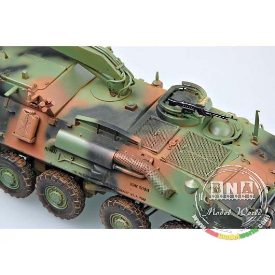 1/35 USMC LAV-R Light Armored Vehicle Recovery 1/35 USMC LAV-R Light Armored Vehicle Recovery
