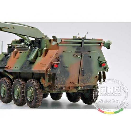 1/35 USMC LAV-R Light Armored Vehicle Recovery 1/35 USMC LAV-R Light Armored Vehicle Recovery