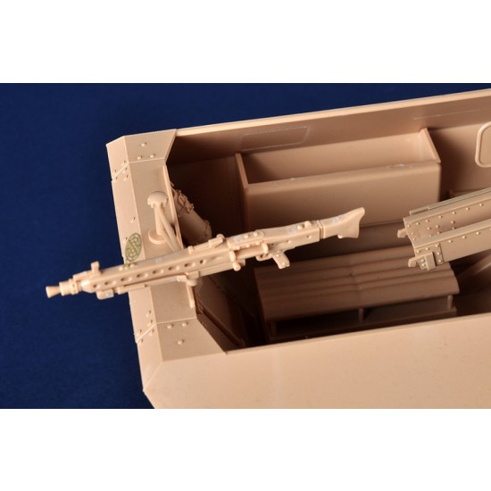 1/16 Sd.Kfz 251/22D Half-track APC 1/16 Sd.Kfz 251/22D Half-track APC