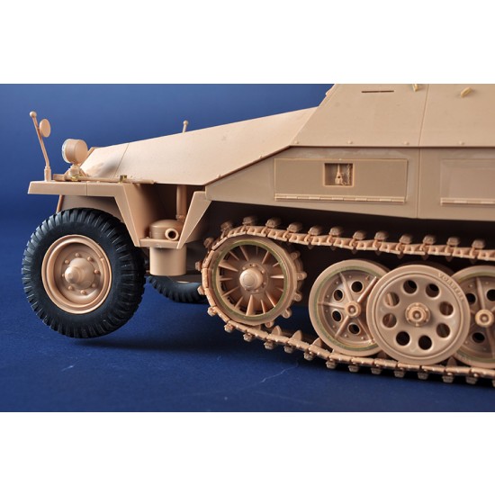 1/16 Sd.Kfz 251/22D Half-track APC 1/16 Sd.Kfz 251/22D Half-track APC