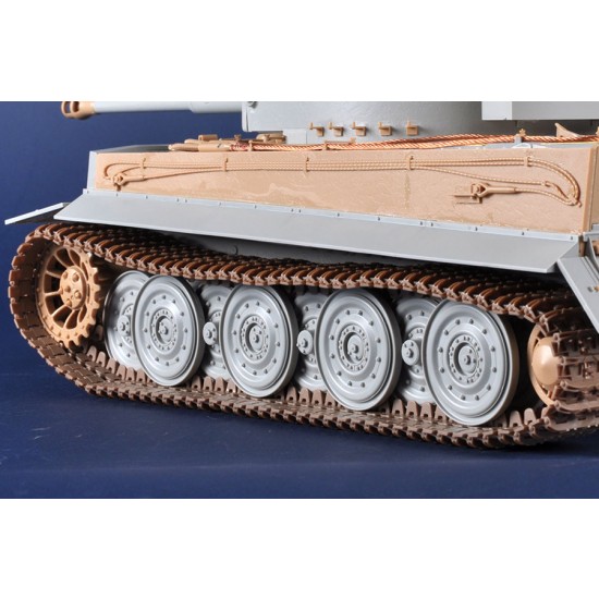1/16 Pz.Kpfw.VI Ausf.E Sd.Kfz. 181 Tiger I Late Production 1/16 Pz.Kpfw.VI Ausf.E Sd.Kfz. 181 Tiger I Late Production