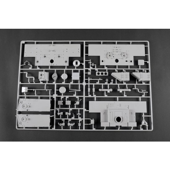 1/16 Pz.Kpfw.VI Ausf.E Sd.Kfz. 181 Tiger I Late Production 1/16 Pz.Kpfw.VI Ausf.E Sd.Kfz. 181 Tiger I Late Production