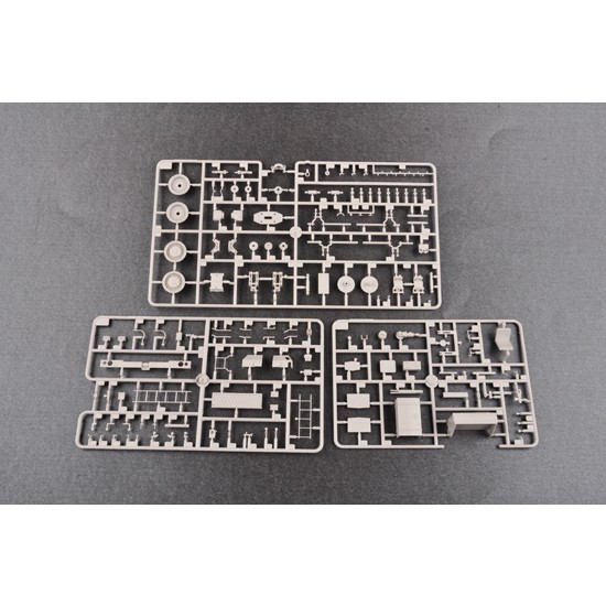 1/35 Russian 9A52-2 Smerch-M Multiple Rocket 1/35 Russian 9A52-2 Smerch-M Multiple Rocket