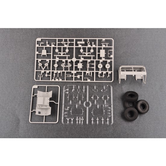 1/35 HEMTT M983 Tractor 1/35 HEMTT M983 Tractor