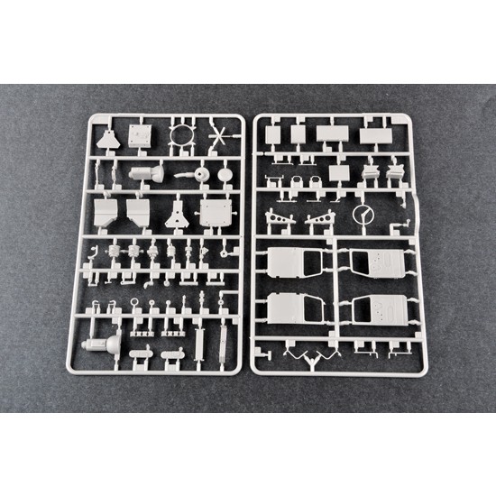 1/35 Russian URAL-375D 1/35 Russian URAL-375D