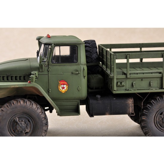 1/35 Russian URAL-375D 1/35 Russian URAL-375D