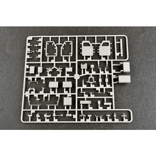 1/35 M270/A1 Multiple Launch Rocket System 1/35 M270/A1 Multiple Launch Rocket System