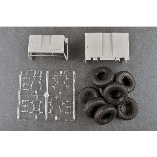 1/35 Russian Zil-135 1/35 Russian Zil-135