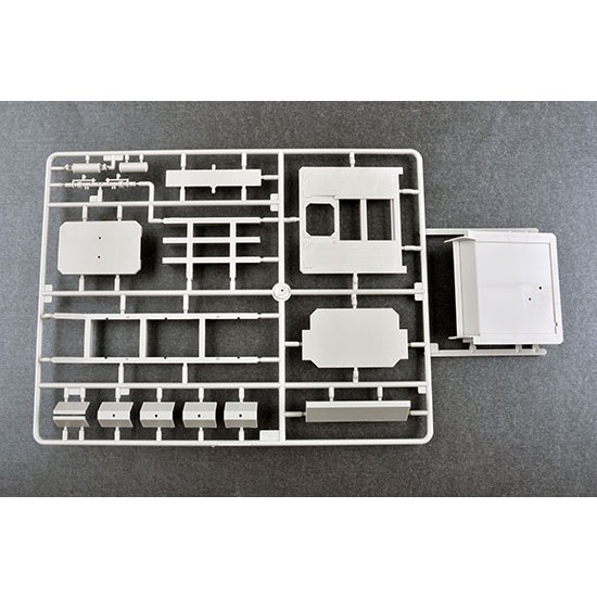 1/35 M920 Tractor tow M870A1 Semi Trailer 1/35 M920 Tractor tow M870A1 Semi Trailer