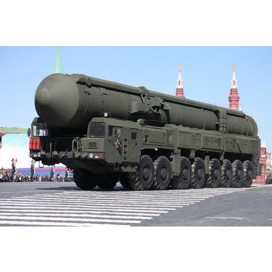 1/35 15U175 TEL of RS-12M1 Topol-M ICBM complex 1/35 15U175 TEL of RS-12M1 Topol-M ICBM complex