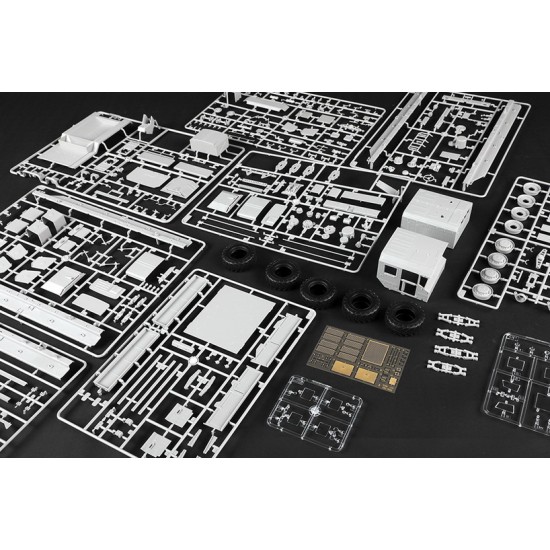 1/35 KZKT-74282 Heavy Tractor 1/35 KZKT-74282 Heavy Tractor