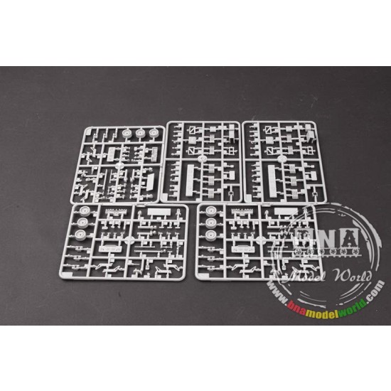 1/35 M1132 Stryker Engineer Squad Vehicle w/LWMR-Mine Roller/SOB 1/35 M1132 Stryker Engineer Squad Vehicle w/LWMR-Mine Roller/SOB