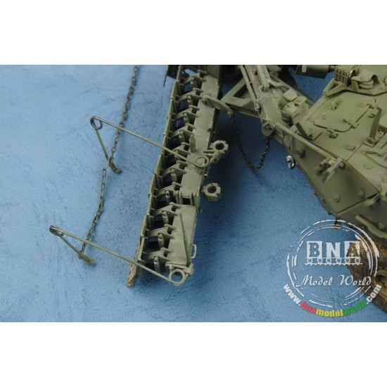 1/35 M1132 Engineer Squad Vehicle w/SMP-Surface Mine Plow/AMP 1/35 M1132 Engineer Squad Vehicle w/SMP-Surface Mine Plow/AMP