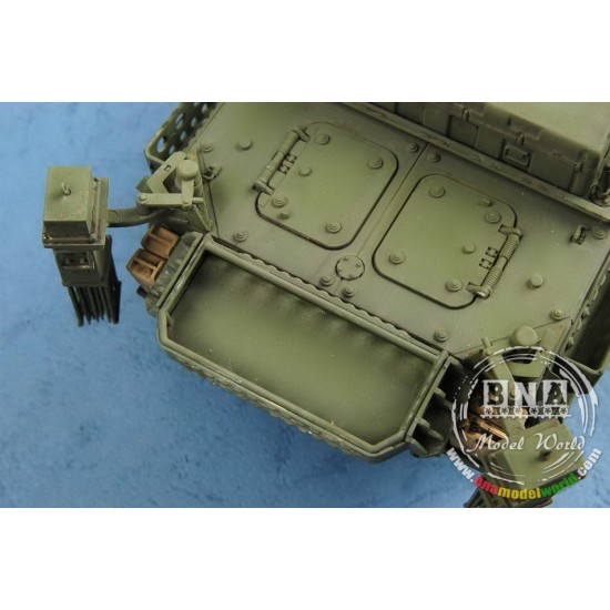 1/35 M1132 Engineer Squad Vehicle w/SMP-Surface Mine Plow/AMP 1/35 M1132 Engineer Squad Vehicle w/SMP-Surface Mine Plow/AMP