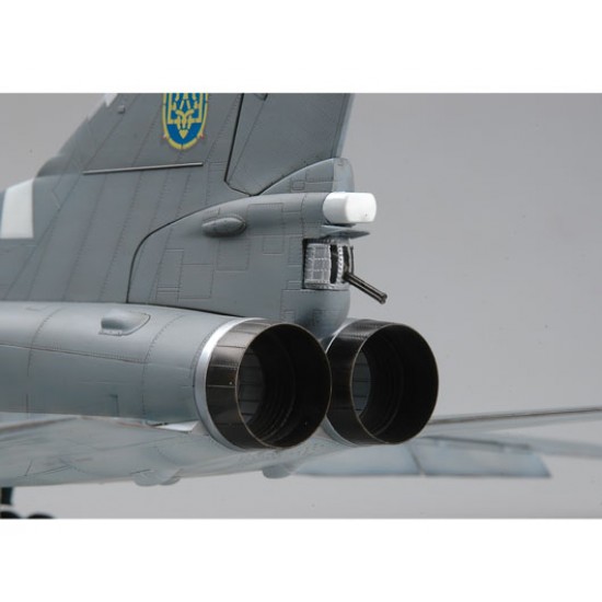 1/72 Tu-22M3 Backfire C Strategic Bomber 1/72 Tu-22M3 Backfire C Strategic Bomber