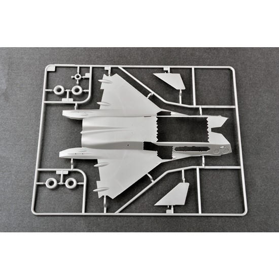 1/72 Chinese J-20 Mighty Dragon (Prototype No.2011) 1/72 Chinese J-20 Mighty Dragon (Prototype No.2011)