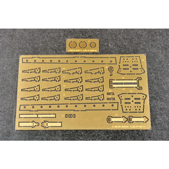 1/32 Curtiss P-40M War Hawk 1/32 Curtiss P-40M War Hawk