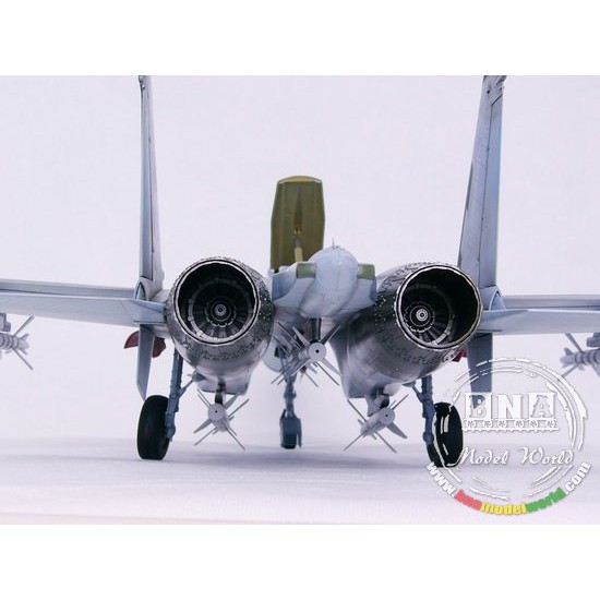1/32 Sukhoi Su-27 Flanker B 1/32 Sukhoi Su-27 Flanker B