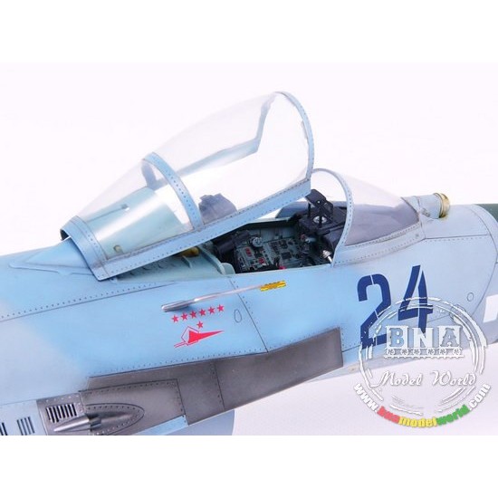 1/32 Sukhoi Su-27 Flanker B 1/32 Sukhoi Su-27 Flanker B