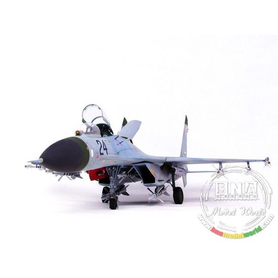 1/32 Sukhoi Su-27 Flanker B 1/32 Sukhoi Su-27 Flanker B