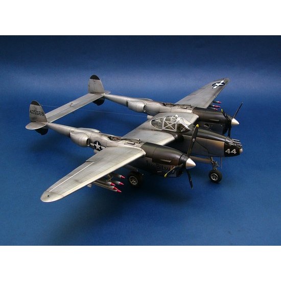 1/32 Lockheed P-38L-5-LO lightning 1/32 Lockheed P-38L-5-LO lightning