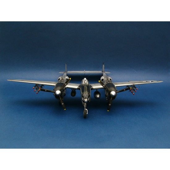 1/32 Lockheed P-38L-5-LO lightning 1/32 Lockheed P-38L-5-LO lightning