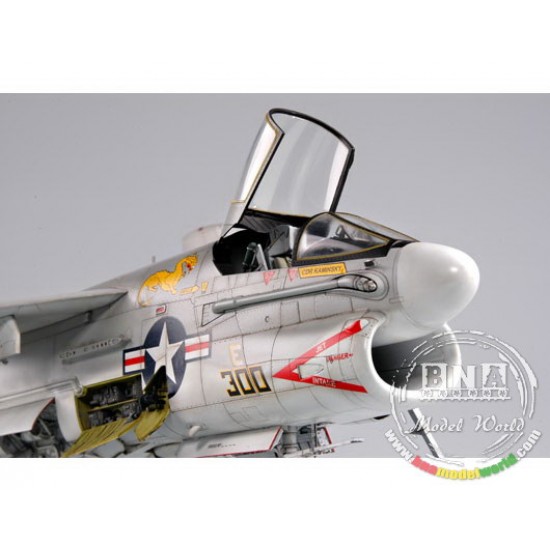 1/32 US Navy A-7E Corsair II 1/32 US Navy A-7E Corsair II