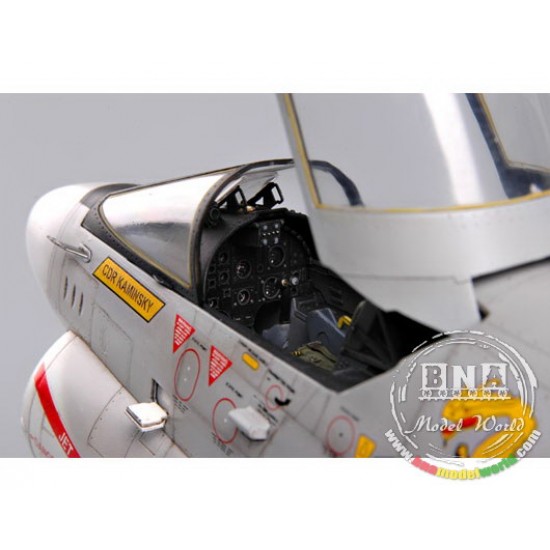 1/32 US Navy A-7E Corsair II 1/32 US Navy A-7E Corsair II