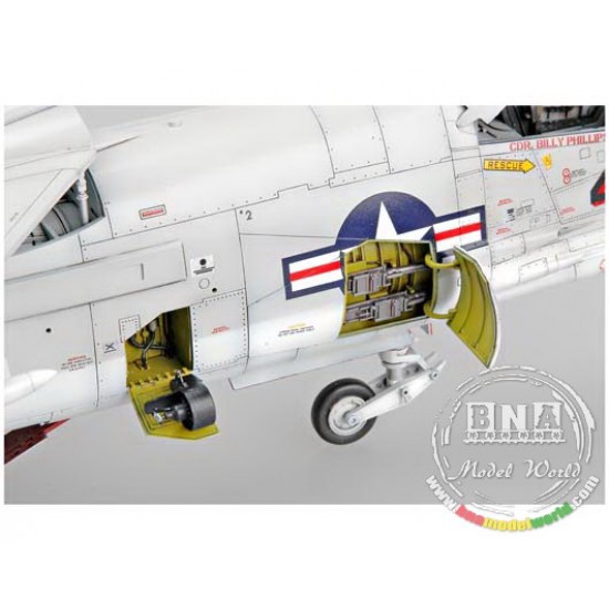 1/32 F-8E Crusader 1/32 F-8E Crusader