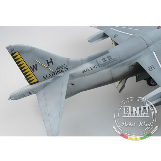 1/32 AV-8B Night Attack Harrier II 1/32 AV-8B Night Attack Harrier II