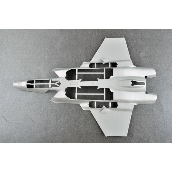 1/32 Lockheed Martin F-35C Lightning 1/32 Lockheed Martin F-35C Lightning