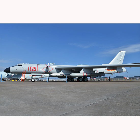 1/144 Xian H-6K Strategic Bomber 1/144 Xian H-6K Strategic Bomber