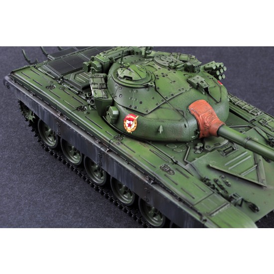 1/35 Russian T-72B MBT 1/35 Russian T-72B MBT