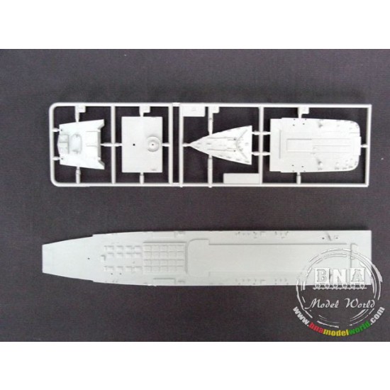 1/700 USSR Navy Frunze Battle Cruiser 1/700 USSR Navy Frunze Battle Cruiser