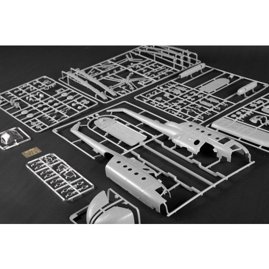 1/48 Mil Mi-17 Hip-H Helicopter 1/48 Mil Mi-17 Hip-H Helicopter