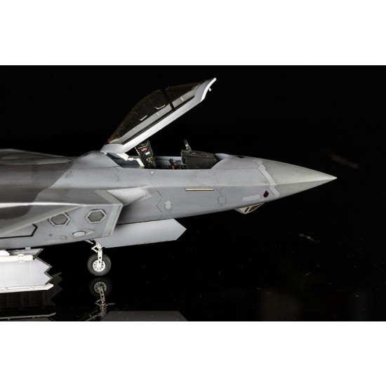 1/48 Chinese J-20 Mighty Dragon-Beast Mode 1/48 Chinese J-20 Mighty Dragon-Beast Mode